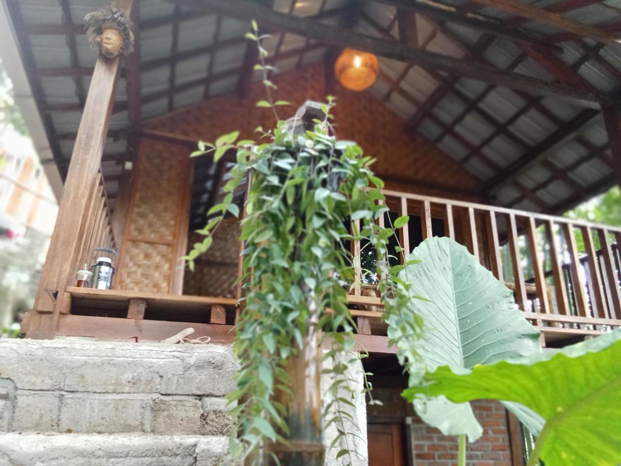 Jonny'S Places Tetebatu Exterior photo