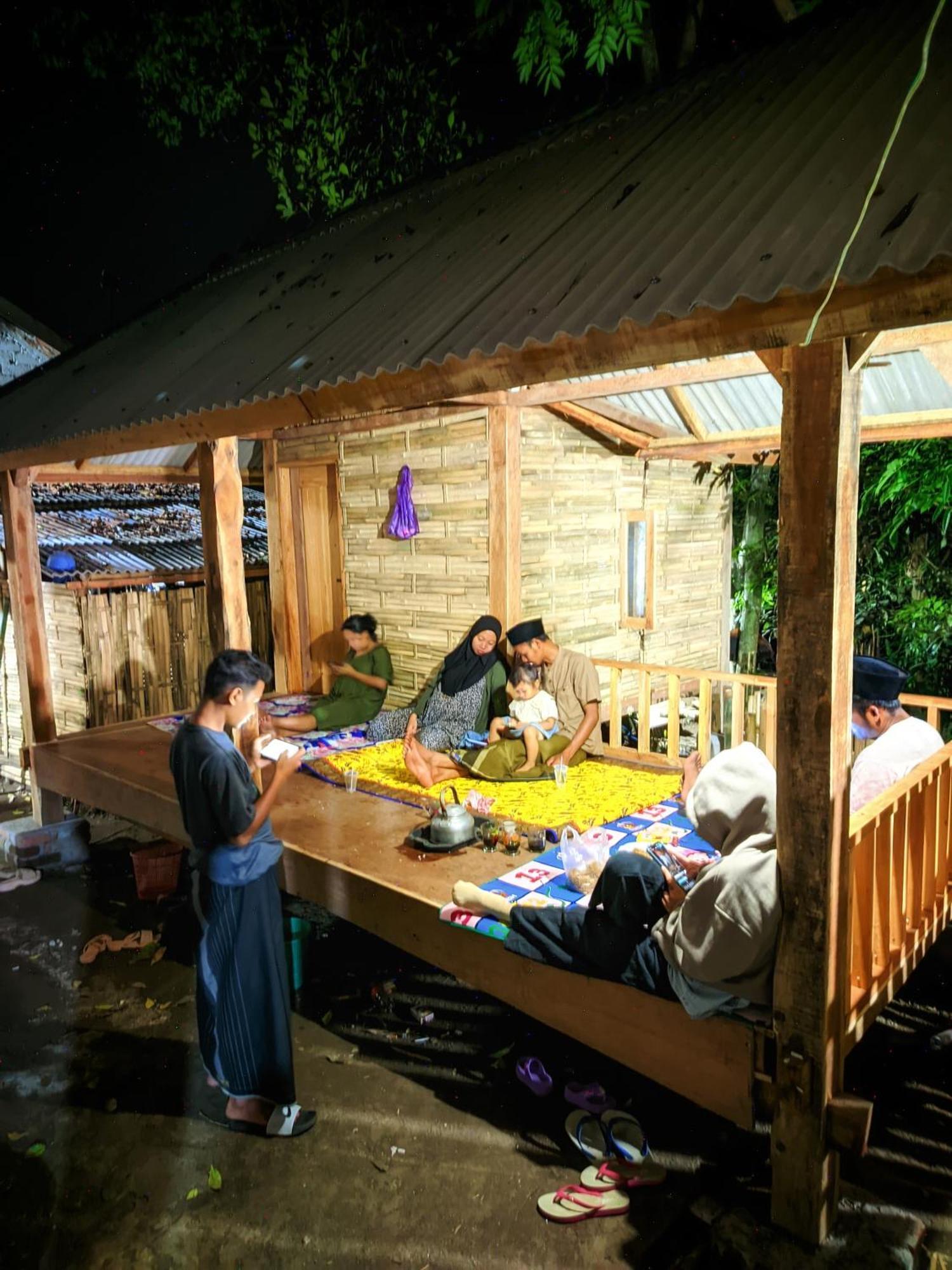 Jonny'S Places Tetebatu Exterior photo